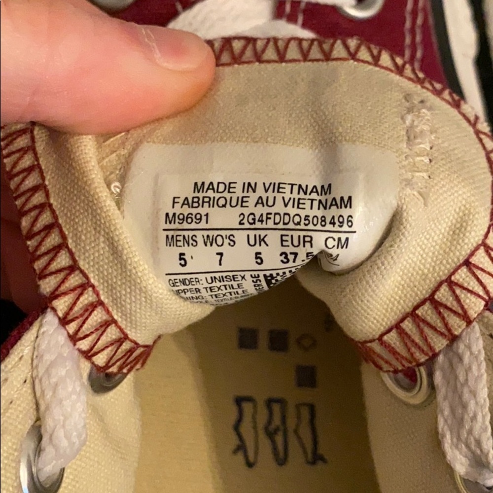 Converse! - Picture 3 of 3